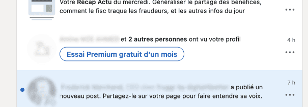 Notification sur LinkedIn. Nom Prénom d’une personne et 2 autres personnes ont vu votre profil, suivi d’un bouton pour essayer Premium gratuitement pendant un mois.