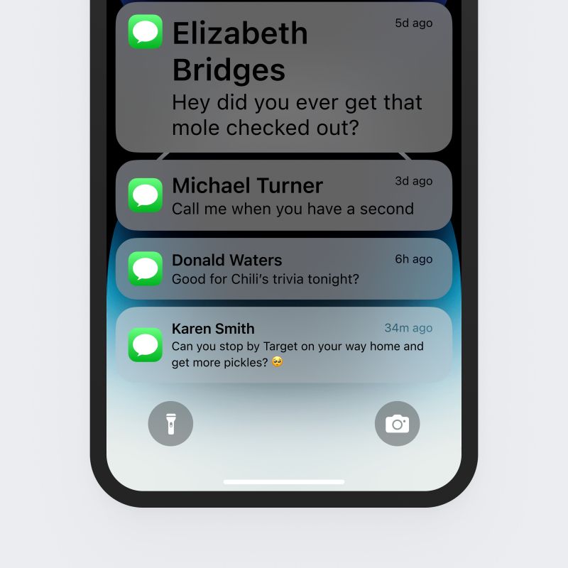 La notification d’un SMS reçu il y a 5 jours est bien plus grosse que celle du SMS que l’on vient de recevoir.
