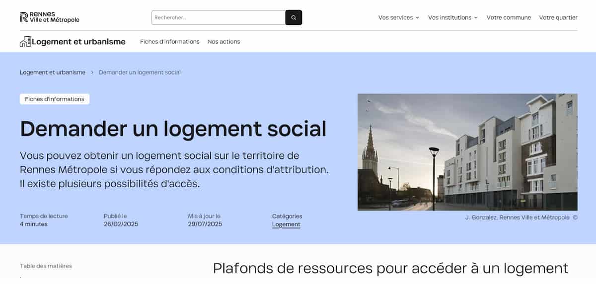 En-tête de fiche pratique sur le site de Rennes Métropole avec photo d'une rue